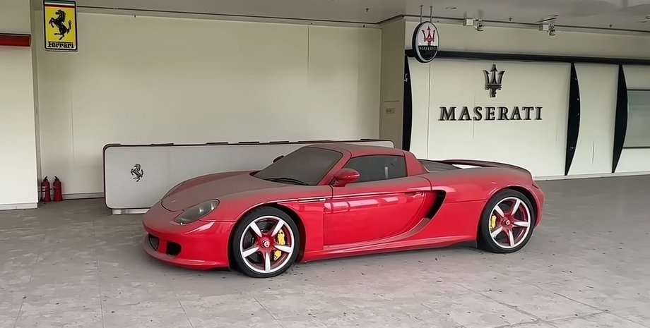 Porsche Carrera GT, коллекция авто, суперкары, заброшенный автосалон
