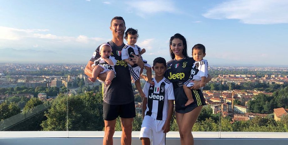 Криштиану Роналду, роналду дети, джорджина родригес, день рождения, близнецы криштиану роналду