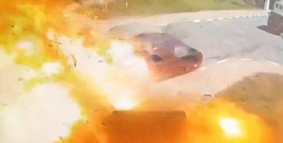 Жителі Бєлгорода схвилювались через вибухи та пошкоджені машини, тим часом удар звдали дрони ЗС РФ, написав Коваленко