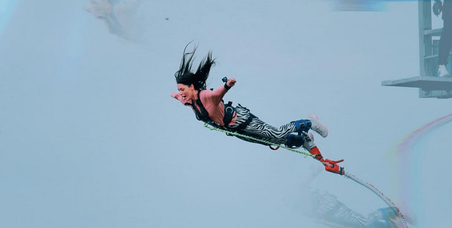 Ангеліна Усанова, банджі-джампінг