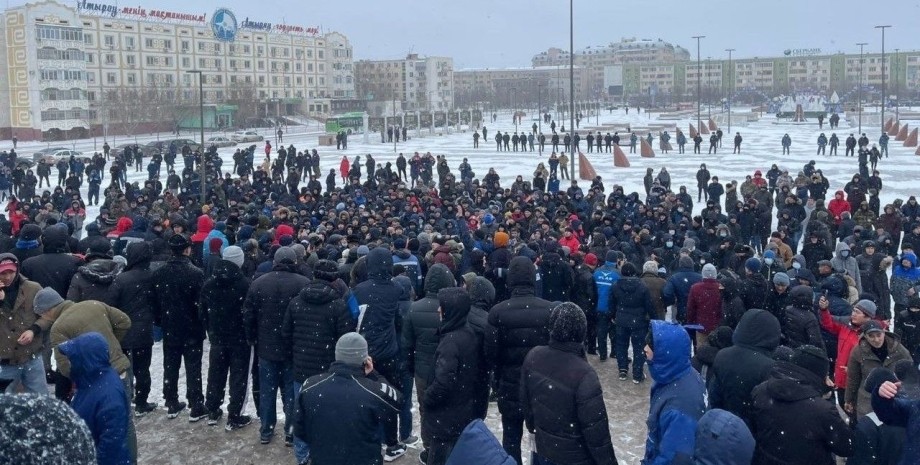 Казахстан, протесты, митинг, демонстранты, Майдан, силовики, разгон