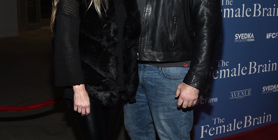 Крістіна Фултон, Вестон Кейдж