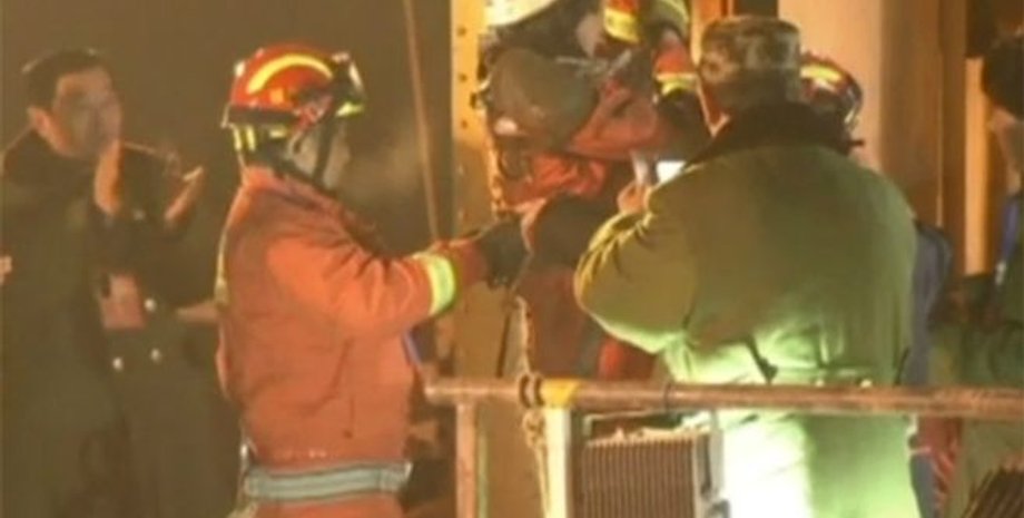 В Китае спасли шахтеров после 36 дней под землей