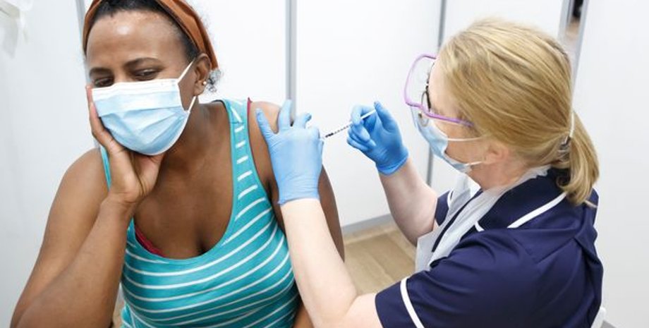 AstraZeneca, Великобритания, Борис Джонсон, Вакцинация, Мэтт Хэнкок