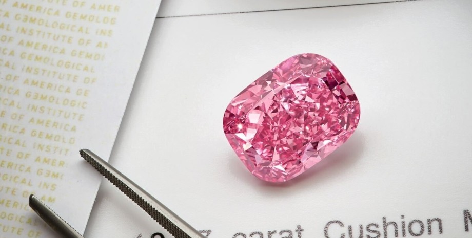 Розовый бриллиант Eternal Pink, розовый бриллиант, Sotheby’s, сотбис