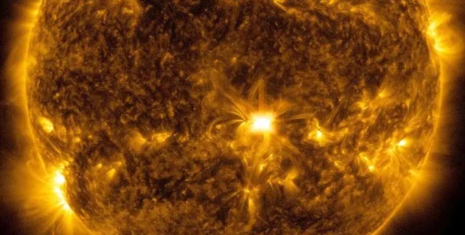 Солнце, звезда, вспышка на Солнце