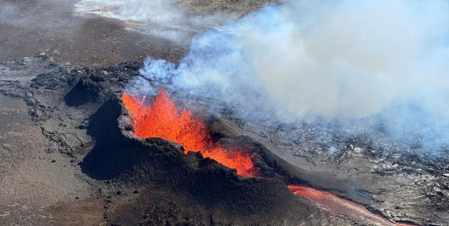 извержение вулкана, вулкан остров рейкьянес, вулкан исландия