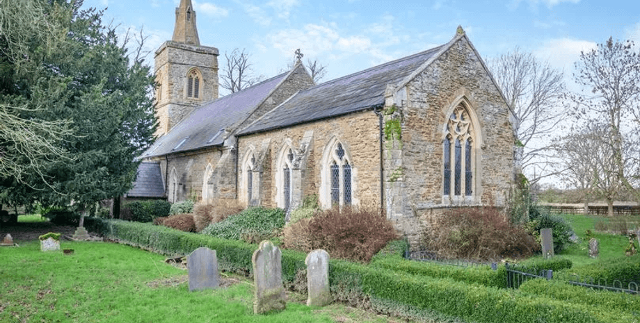 Церква, церкву переробили на будинок, продаж церкви, церква, колишня парафіяльна церква, продаж нерухомості, гроші, курйози