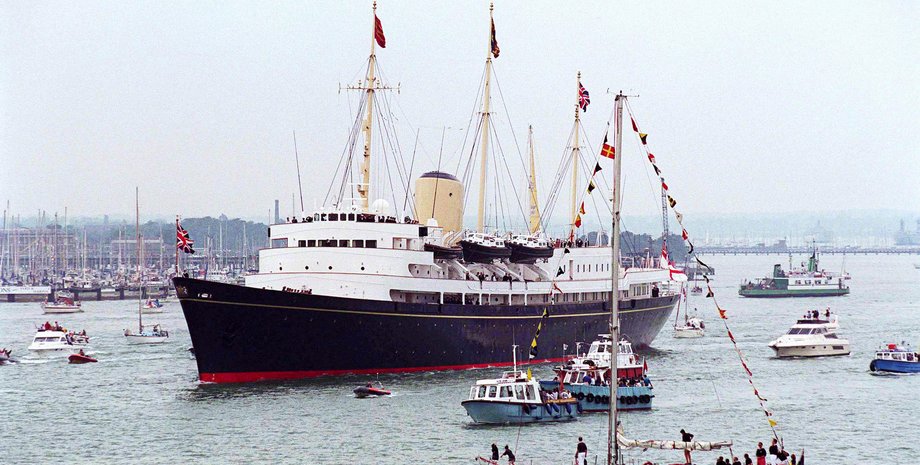 Королівська яхта "Британія", королівська яхта, яхта британія, ріші сунак