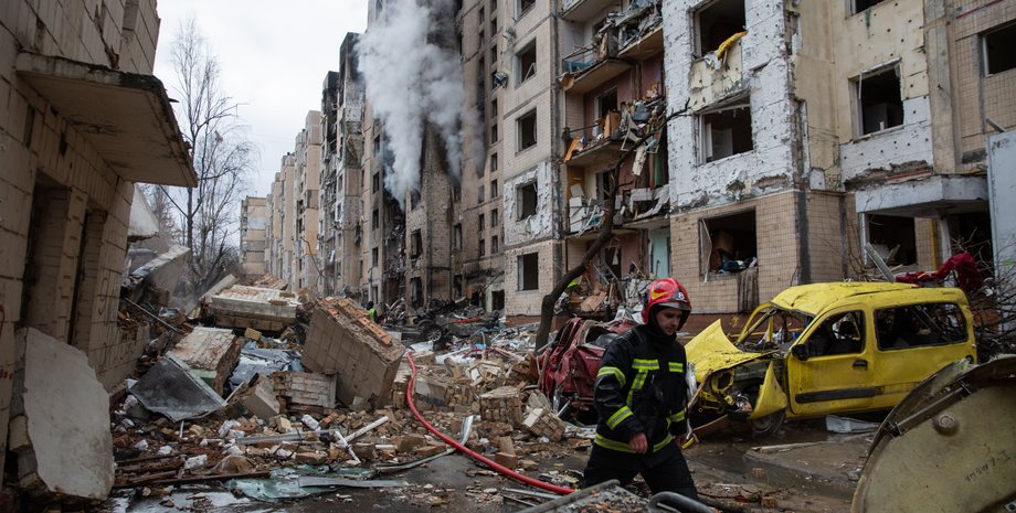 ракетний удар, україна ракетний удар, 2 січня ракети, влучення ракети київ