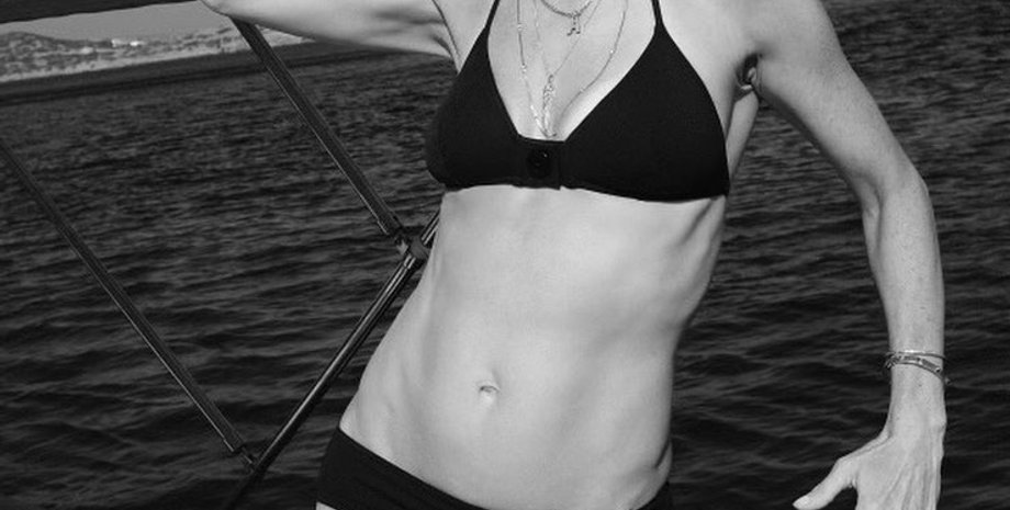 Дженнифер Коннелли. Дженнифер Коннелли в бикини, пол беттани