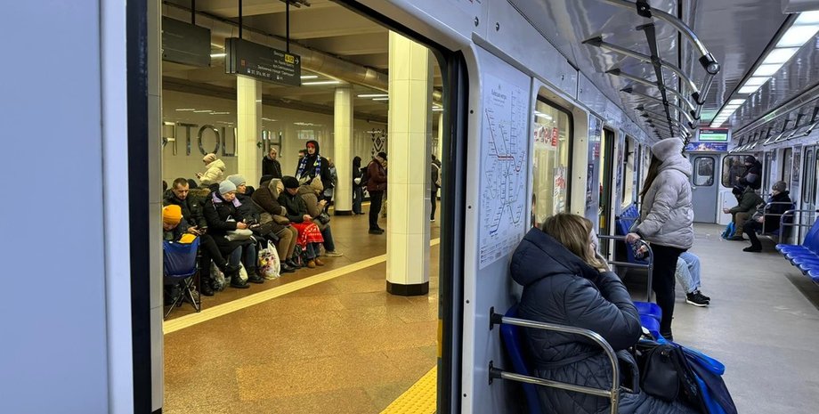 метро, минута молчания