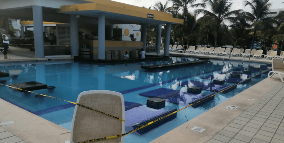 Мертве тіло в готелі, елітний готель, п'ятизірковий готель, жінка випала з балкона, труп у готелі, пекельна відпустка, турист