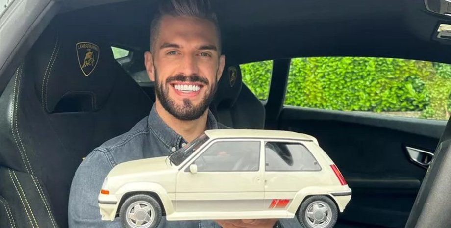 Миллионер, бросил школу, плохие оценки, основал свою компанию, ИТ, ИТ услуги, деньги, бизнес, в гараже, крупная компания