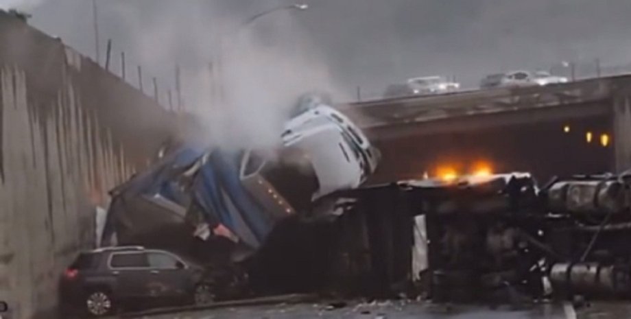 дтп у США, дтп у каліфорнії, подвійне ДТП, важке ДТП, важка аварія