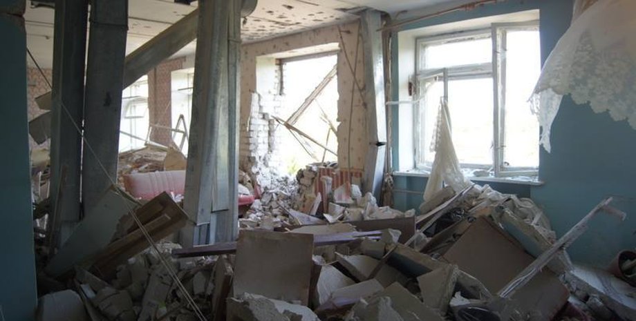 Разрушенная школа в Луганске / Фото: obozrevatel.com