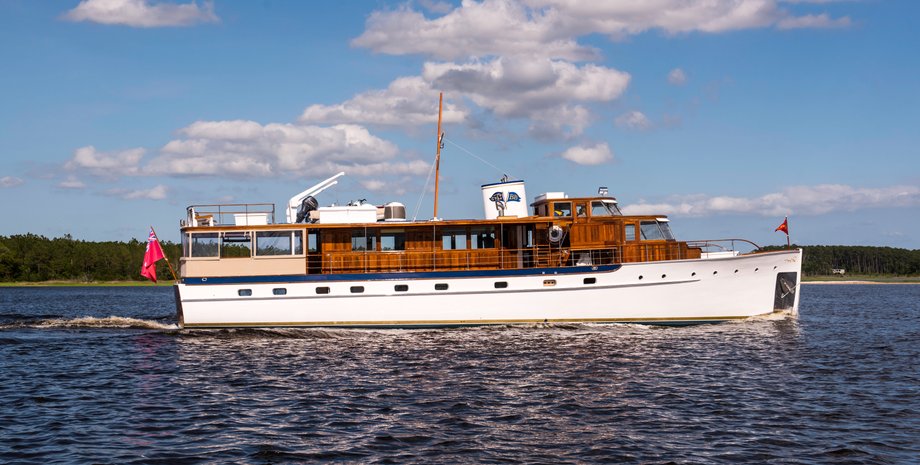 Rolls-Royce of American Yachting, яхта