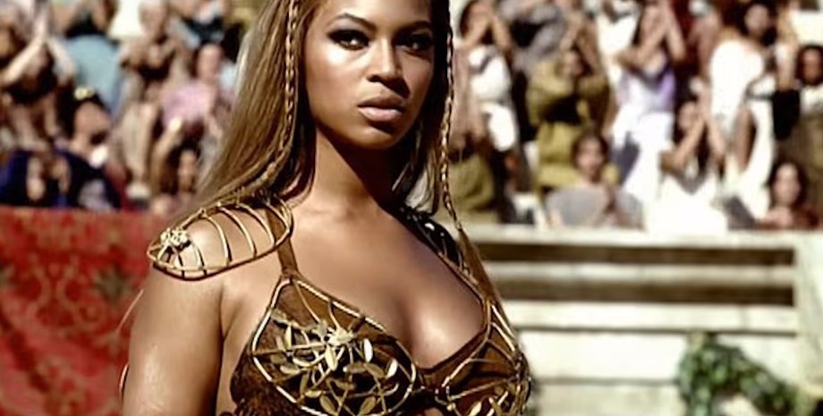 жінка гладіатор