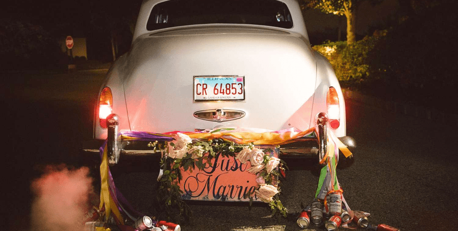 уехал с шафером на машине молодоженов и бросил невесту одну на приеме