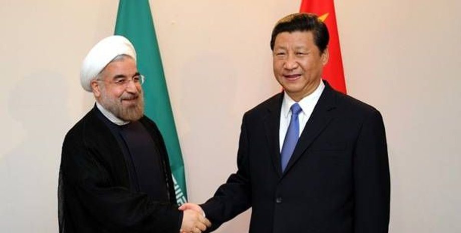фото встречи лидера КНР Си Цзиньпина и президента Ирана Ибрагима Раиси