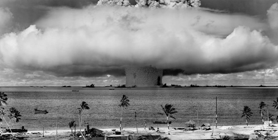 Подводный ядерный взрыв "Бэйкер" (Операция Перекрестки) / Фото: Wikipedia