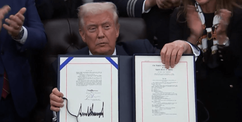 Шатдаун в США завершився Трамп підписав закон про тимчасове фінансування уряду США