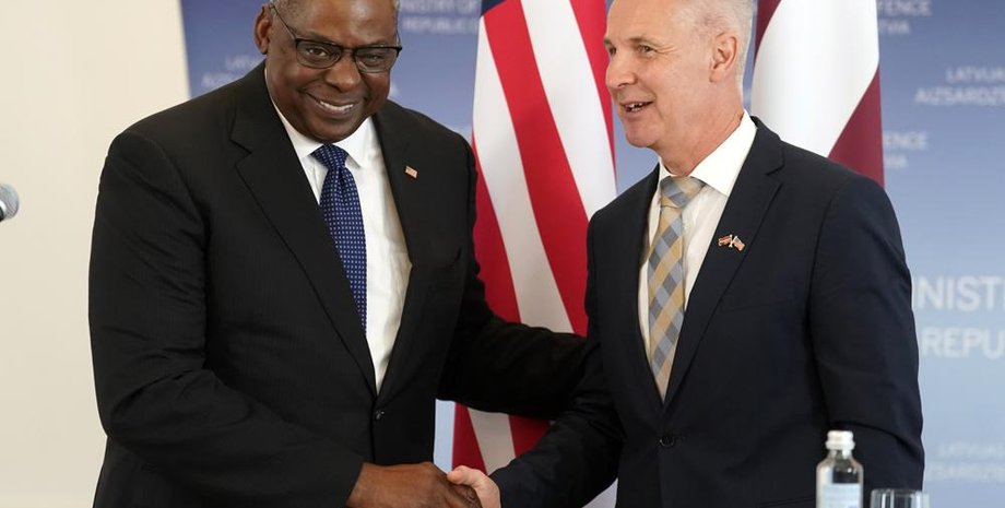 ллойд остин, ллойд остин артис пабрикс, остин латвия