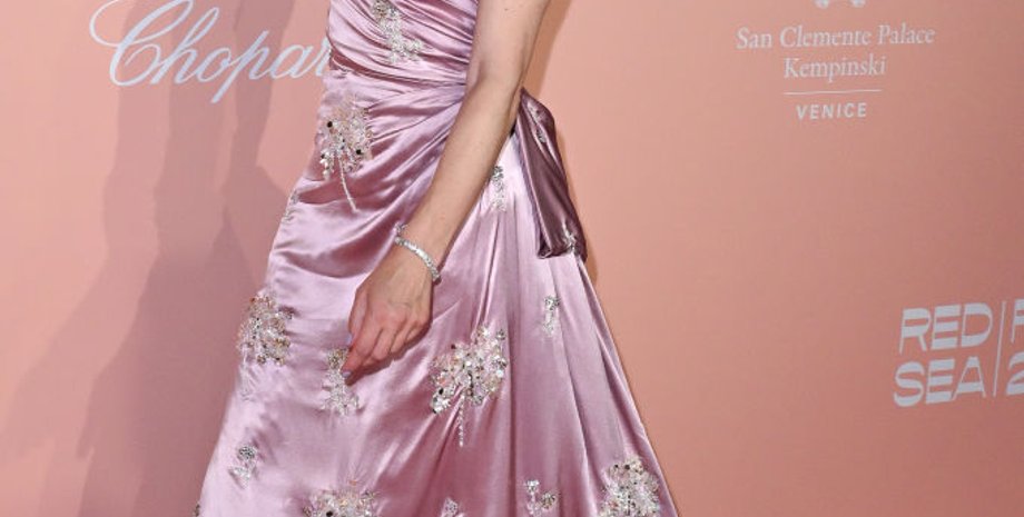 Мілла Йовович фото, Мілла Йовович фільми, Мілла Йовович чоловік, венеціанський кінофестиваль, Мілла Йовович дочка