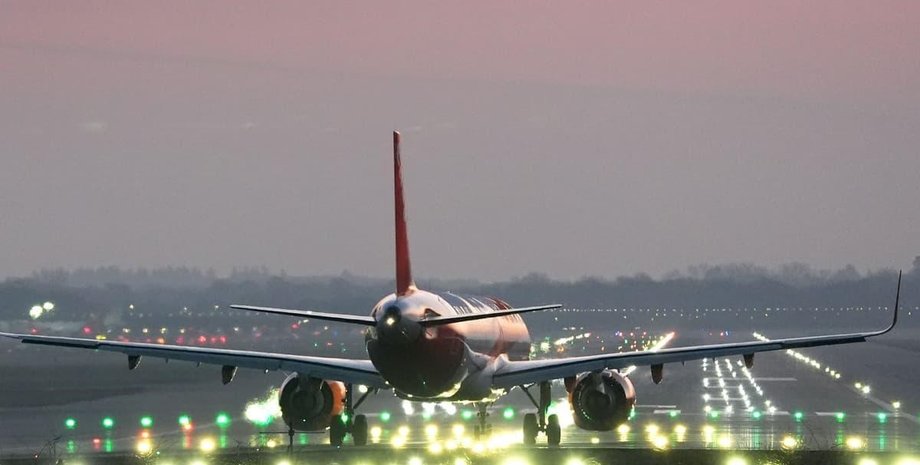 у ніцці ледь не розбилися два літаки