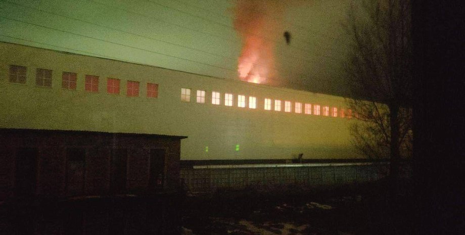 атака БПЛА, Смоленск, Смоленский авиазавод, последствия атаки, пожар на авиазаводе, пожар на авиазаводе