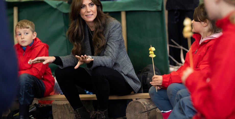 Кейт Міддлтон, Кейт Міддлтон стиль, образи Кейт Міддлтон, принц вільям дружина, годинник Cartier, принц та принцеса уельські