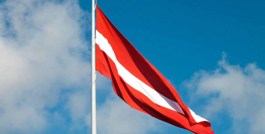 Флаг Латвии, фото