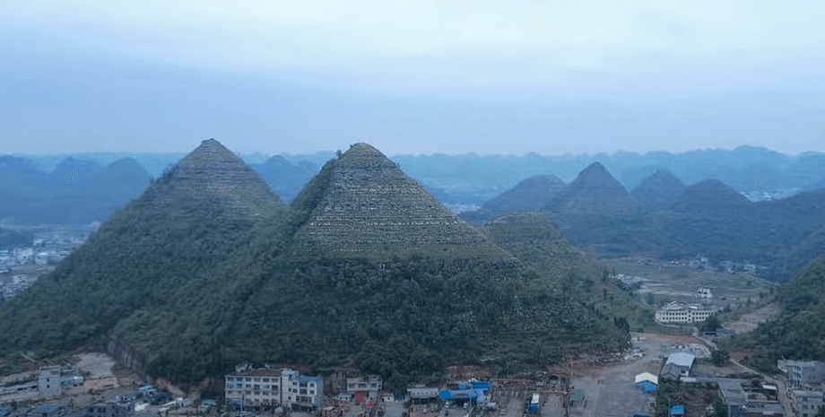 Гори в Китаї, піраміди в Китаї, піраміди Анлонг, витвір інопланетян, стародавня цивілізація, стародавня гробниця