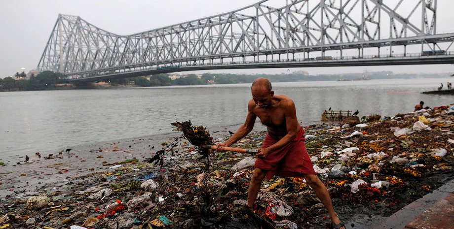Река Ганг в Индии, ганг, река ганг, индия, трупы, коронавирус, COVID-19, пандемия в индии, кремация, священная река ганг