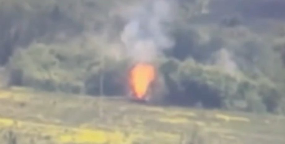 уничтожили танк