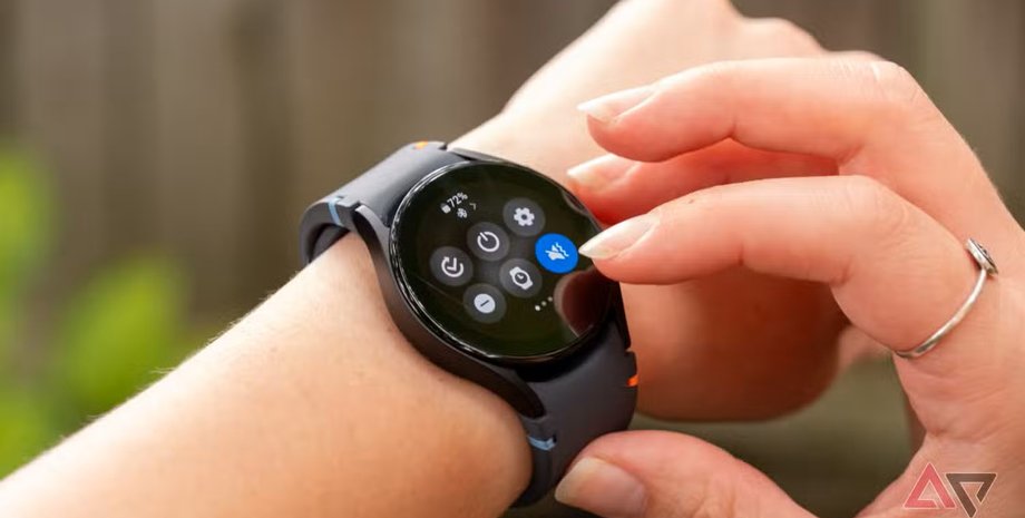 часы Samsung Galaxy Watch FE