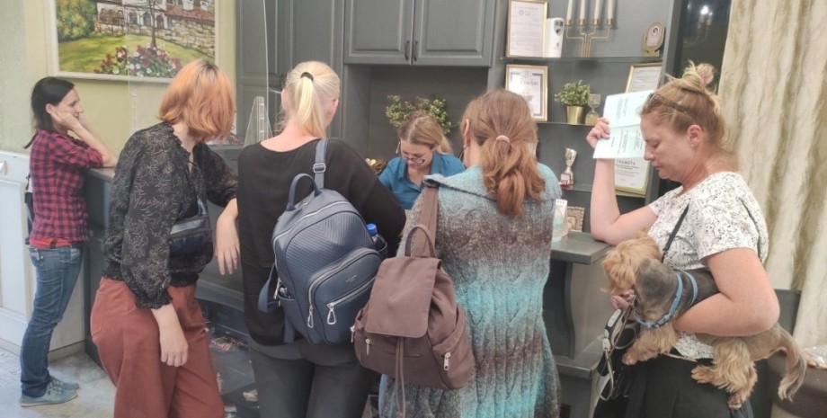 Граждане Украины, доставленные из гостиницы в Варне в Велико Тырново