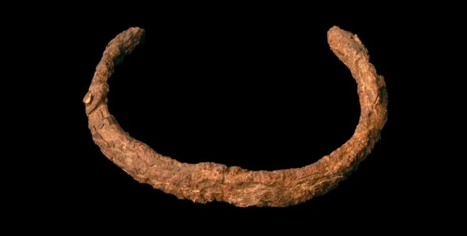 Артефакт сделан из метеоритного железа