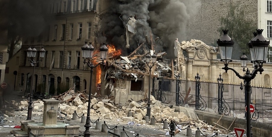 Взрыв в Париже, взрыв в дизайнерской студии