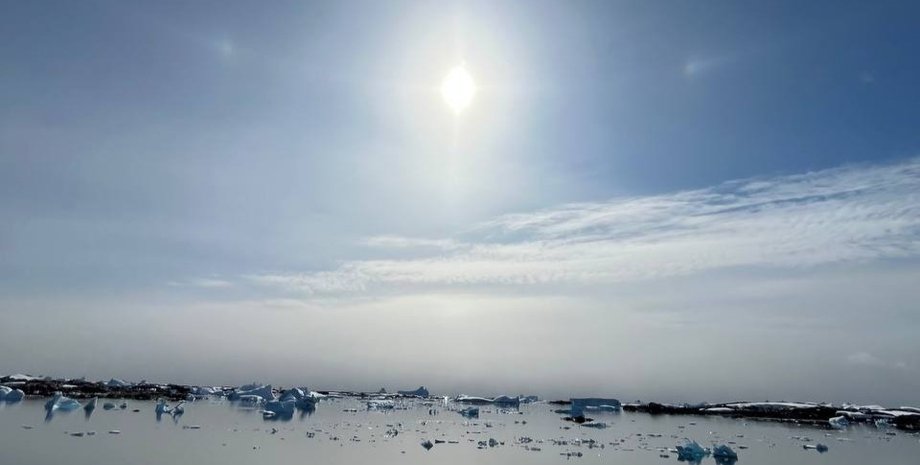 Три солнца на небе