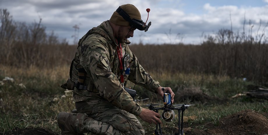 Військовий, дрон
