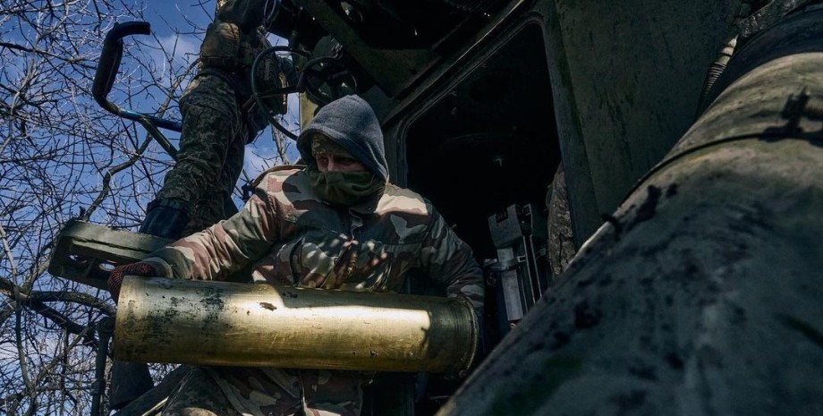 ВСУ ВСУ, военные, артиллерия, артиллеристы, артснаряд, снаряд, гильза, украинские военные, силы обороны