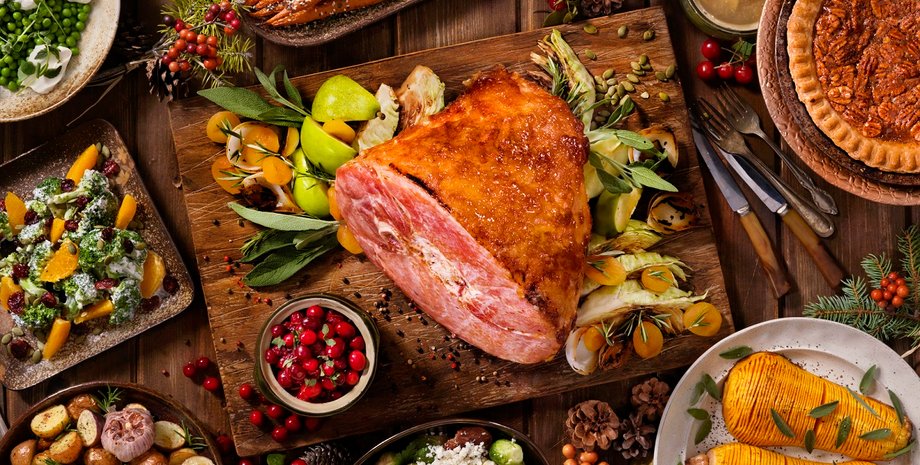 Запечений свинячий окіст, пасхальний стіл, страви зі свинини, запечене м'ясо