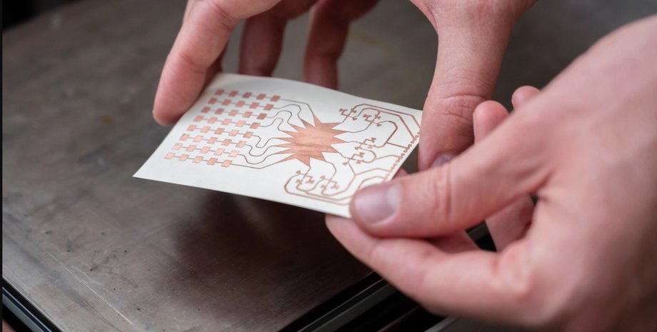 прототип устройство извлекает энергию из систем беспроводной связи 5G из воздуха и преобразовывать ее в электричество