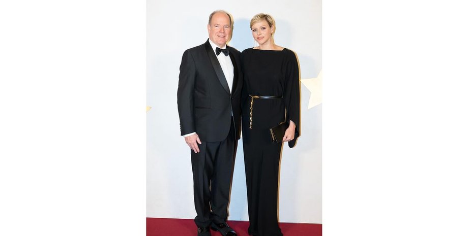 княгиня Шарлен, князь Монако, концерт, модный образ