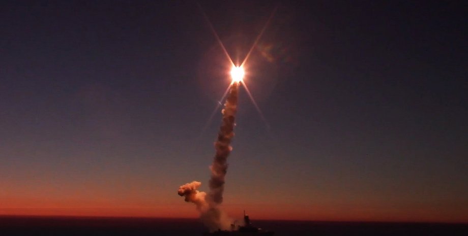 пуск крылатой ракеты ВС РФ