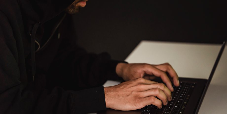 мошенник Пенсионерка стала жертвой "космического" мошенника: какой была его схема