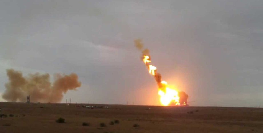 Сектор Газа, взрывы, огонь, дым