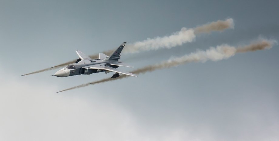 Самолет Су-24/Фото с сайта komotoz.ru