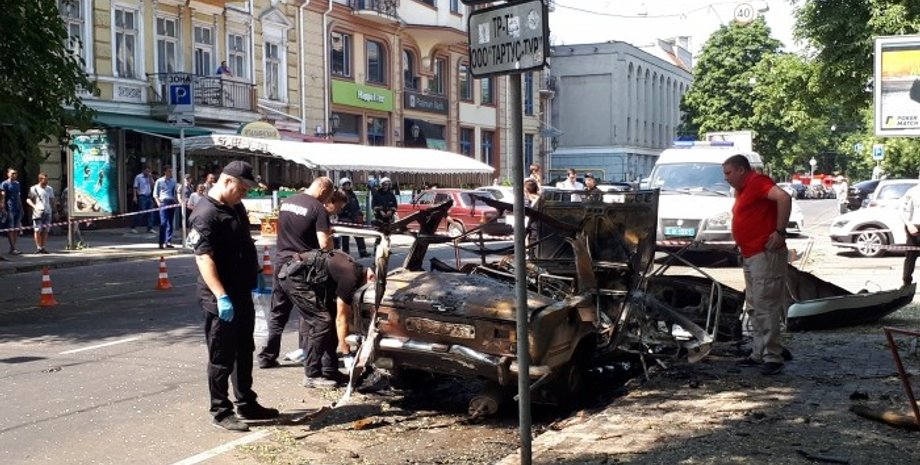Взорвавшийся в Одессе автомобиль / Фото: dumskaya.net